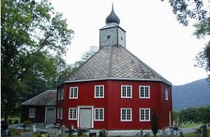 Bildet viser Grytten kirke